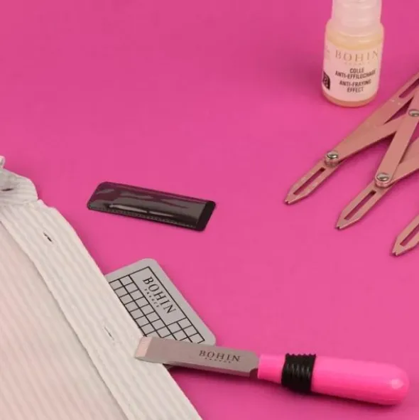 Bohin Knoopsgatopener 13mm - Roze