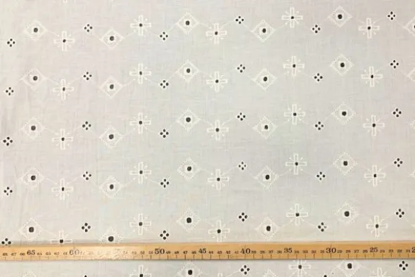 Broderie Katoen - Crosses and Squares White
