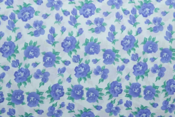 Katoen - Blue Roses on Light Blue
