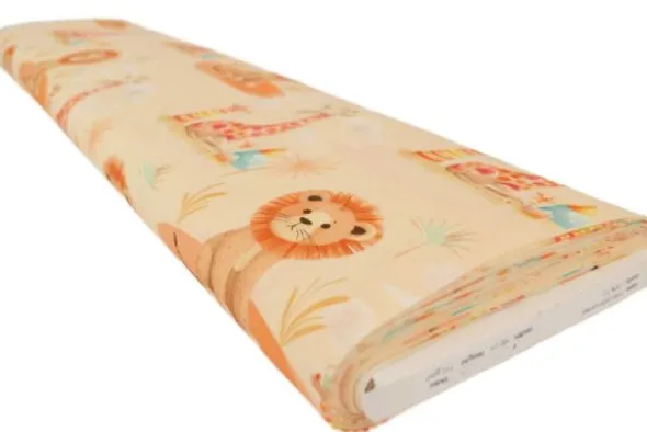 Katoen - Orange and Pink Baby Lion and Giraffe on Soft Yellow