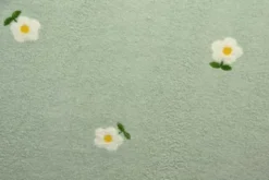 Teddy Badstof - White Flowers on Old Green