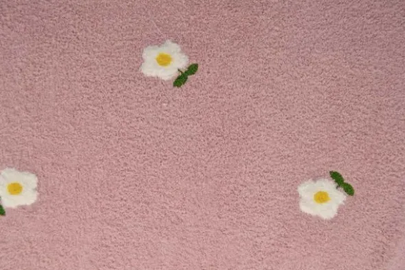 Teddy Badstof - White Flowers on Old Pink